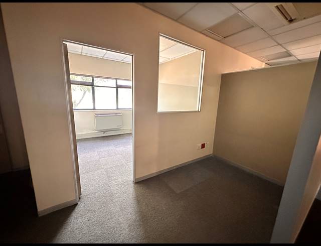 388M² OFFICE TO LET IN PARKTOWN